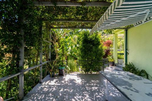 Gondomar - Moradia V3 Com Piscina - Guimar�es
