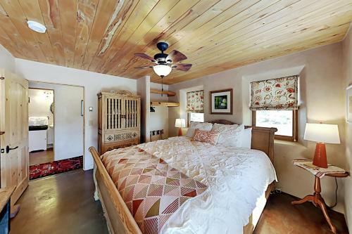 Artist's Residence At Blueberry Hill