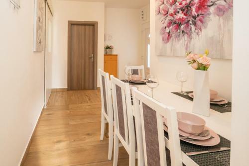 Hostal Apartmani Marko Dugova?a