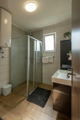 Hostal Apartmani Marko Dugova?a