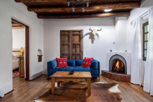 Camino Monte Vista Manor