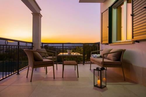 Luxury Villa Melita With Heated Pool