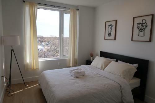 Spacious 2-bedroom Apartment With Lounge & Rooftop