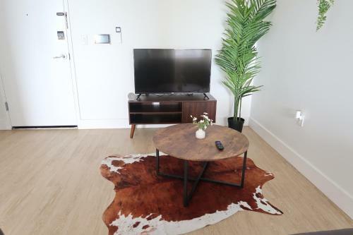 Spacious 2-bedroom Apartment With Lounge & Rooftop