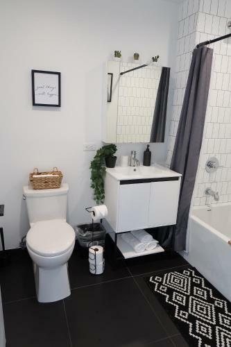 Spacious 2-bedroom Apartment With Lounge & Rooftop