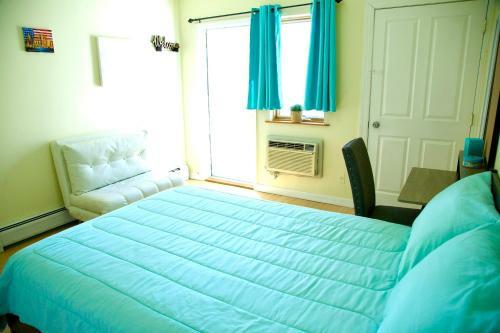 Modern Brighton Room-with Balcony-5min To Beach-separate Entrance