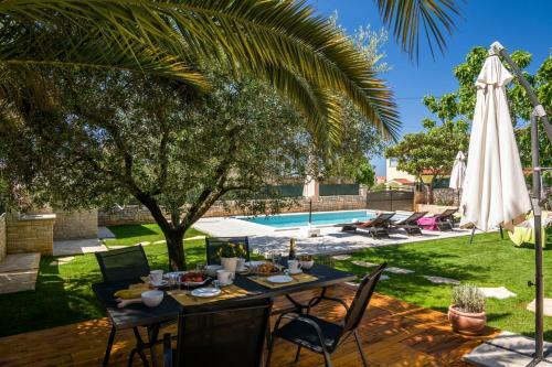 Villa Pietra With Sea View