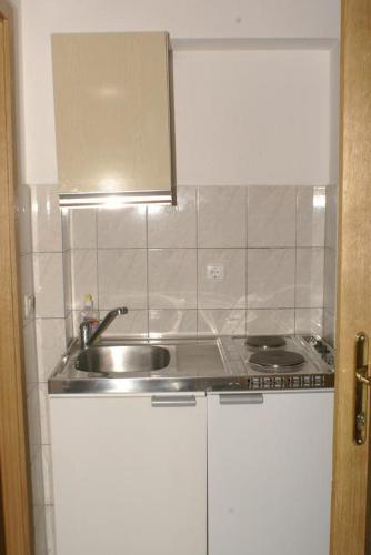 Apartments By The Sea Orij, Omis - 2810