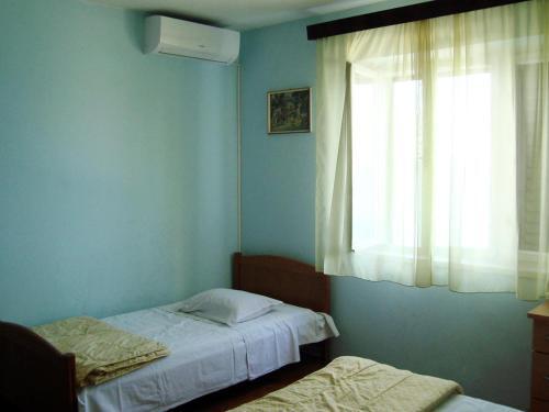 Apartments By The Sea Mali Rat (omis) - 2811
