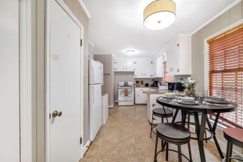 Modern 2br Duplex, Minutes Away From Uptown Charlotte!