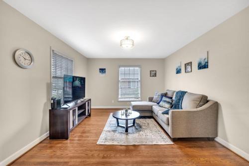 Modern 2br Duplex, Minutes Away From Uptown Charlotte!
