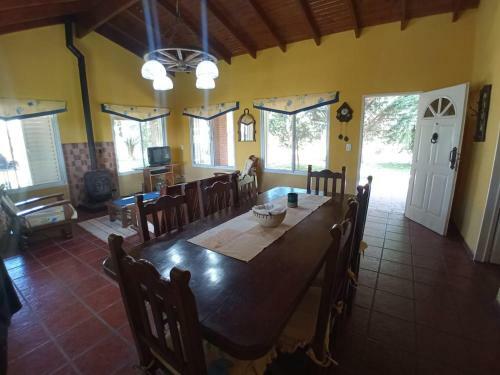 Lugar Encantador Con Gran Parque Arbolado.