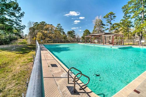 Pet-friendly Livingston Home With Shared Pool!