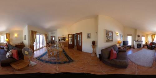 Lagos Country Villa With Pool By Homing