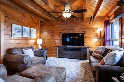 Black Bear Lodge Mtn View Wood Fireplace