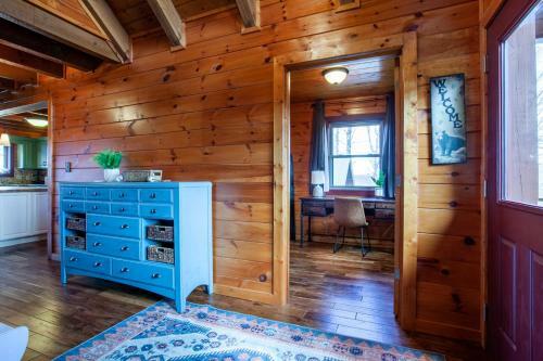 Black Bear Lodge Mtn View Wood Fireplace