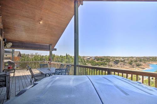 Waterfront Home 2 Decks With Canyon Lake Views