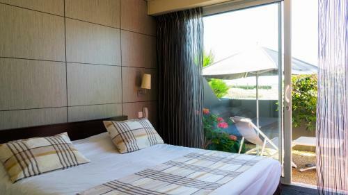 Hotellerie Les Brisants , Restaurant J M Perochon