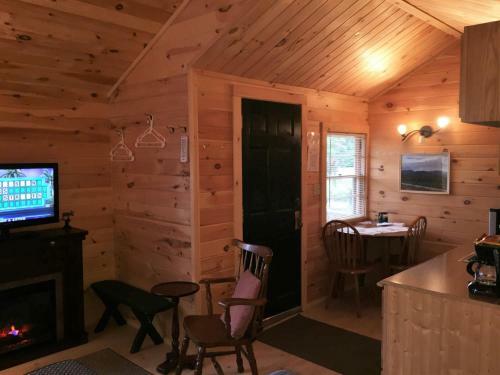 Valley Brook Cottages And Cabins