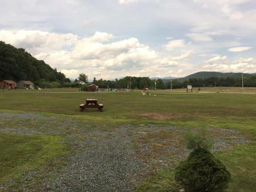 Valley Brook Cottages And Cabins