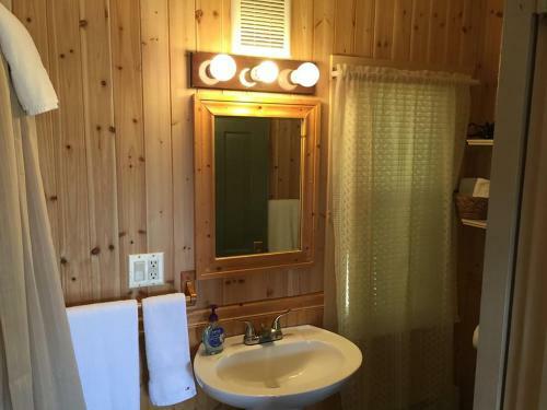 Valley Brook Cottages And Cabins