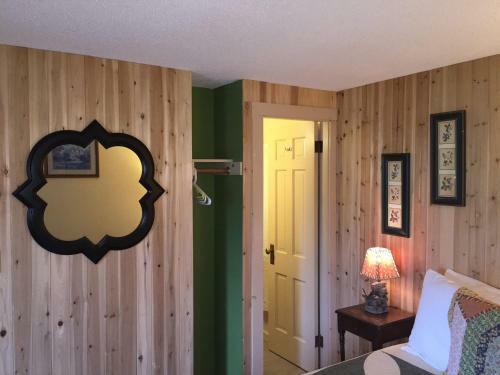 Valley Brook Cottages And Cabins