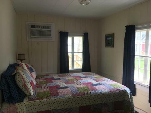 Gilcrest Cottages And Motel