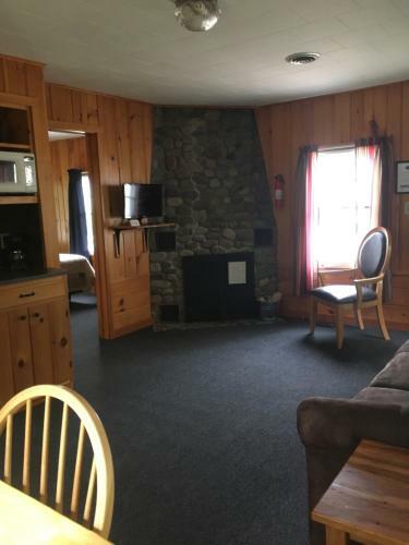 Gilcrest Cottages And Motel