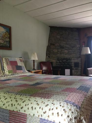 Gilcrest Cottages And Motel