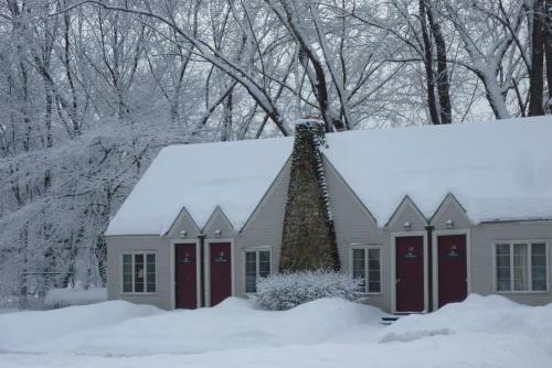 Gilcrest Cottages And Motel