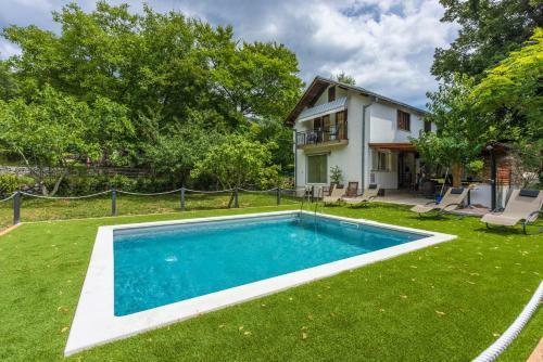 House Green Valley