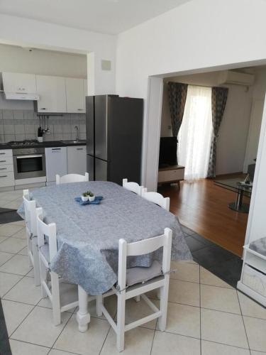 Apartments By The Sea Grebastica, Sibenik - 9695