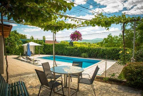 Four Bedroom Holiday Home Imotski
