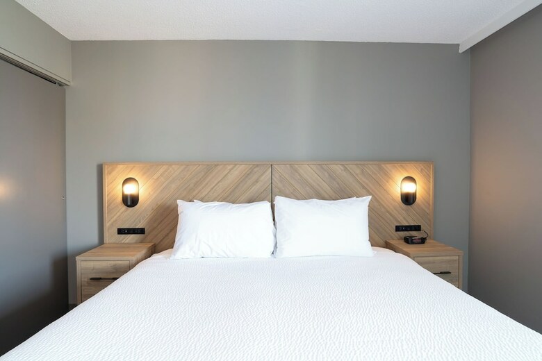 Hotel Sandman Suites On Davie