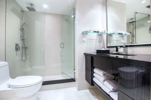Granville Island Hotel -standard