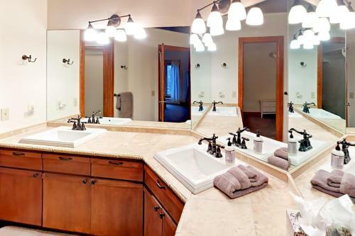 The Pinnacle At Deer Valley Retreat