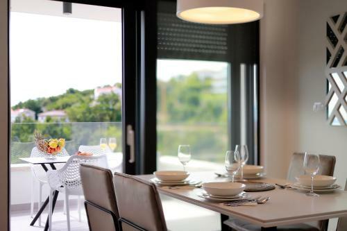 Modena Maris-new Swim-grill-relax-jacuzzi Apartments