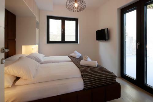 Modena Maris-new Swim-grill-relax-jacuzzi Apartments
