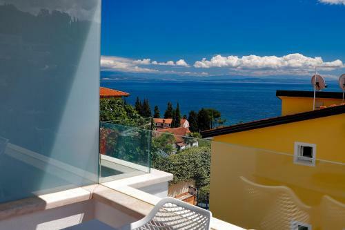 Modena Maris-new Swim-grill-relax-jacuzzi Apartments