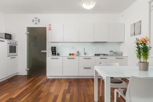 Apartment Mara Opatija With Rooftop Swimming Pool