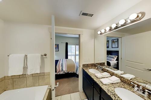 Bear Hollow Village Unit 4305