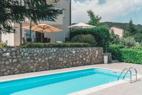 Apartment Mauro With Panoramic Sea View And Pool Opatija