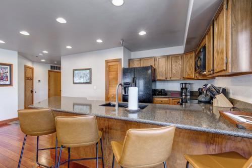 Silver Cliff Village 205