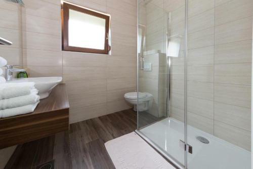 Hostal Rooms With A Parking Space Jezerce, Plitvice - 18111