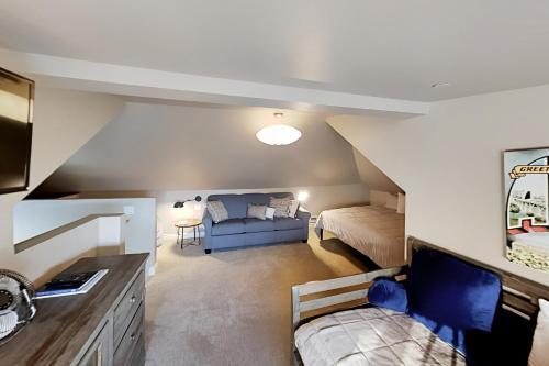 Ontario Manor B