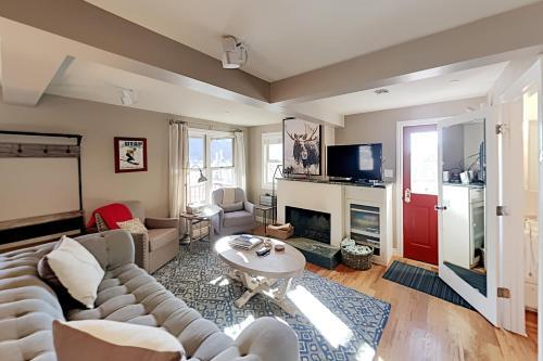 Ontario Manor B