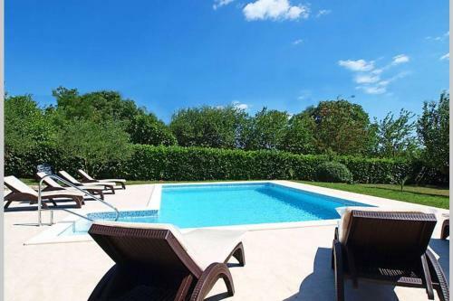 Peaceful Villa Fioretta With Relaxing Pool