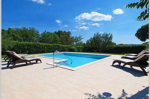 Peaceful Villa Fioretta With Relaxing Pool