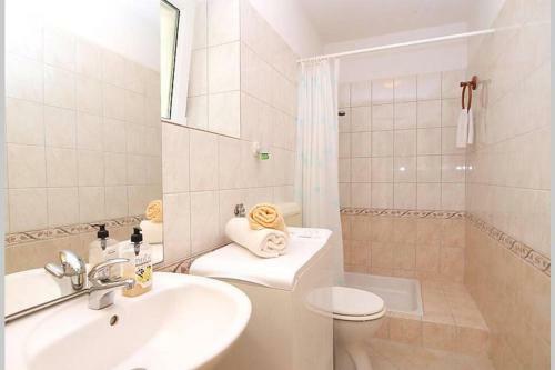 Peaceful Villa Fioretta With Relaxing Pool