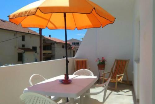 Big Group Apartment , Next To The Beach